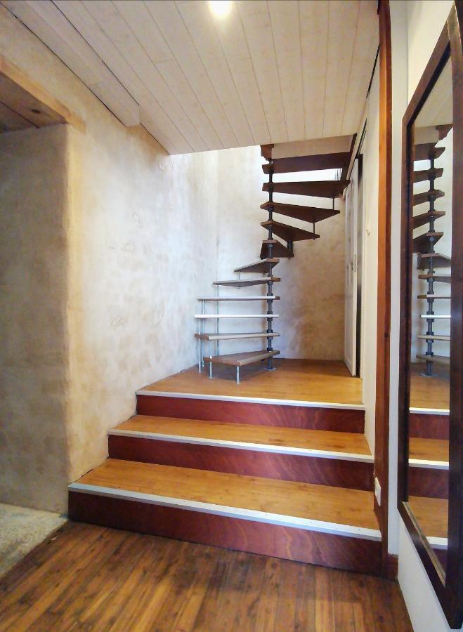 La Maison De Thomas Saint-Amant-de-Boixe Экстерьер фото